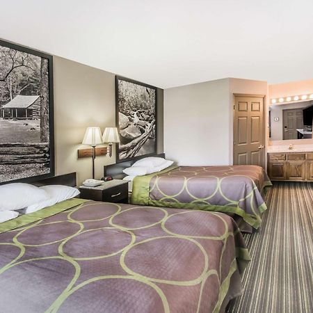 Hotel Super 8 By Wyndham Clinton Exteriér fotografie