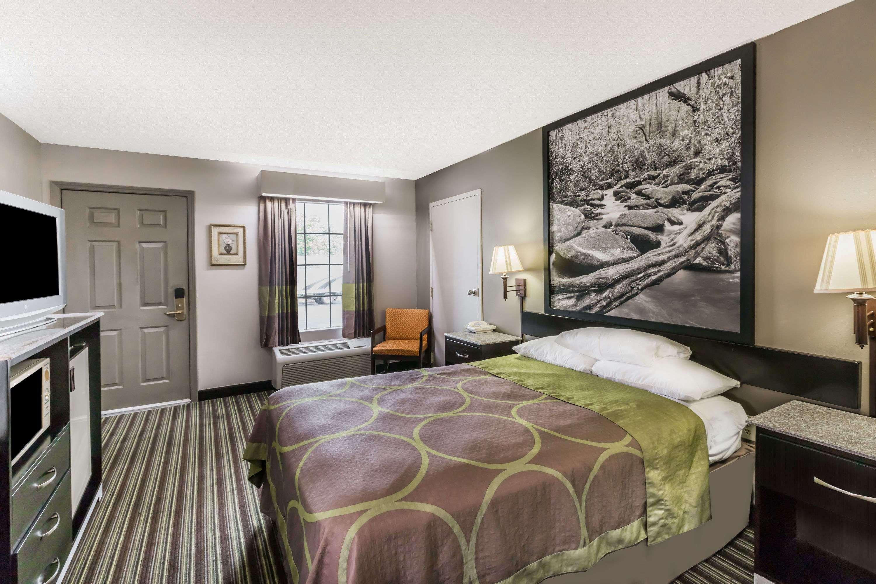 Hotel Super 8 By Wyndham Clinton Exteriér fotografie
