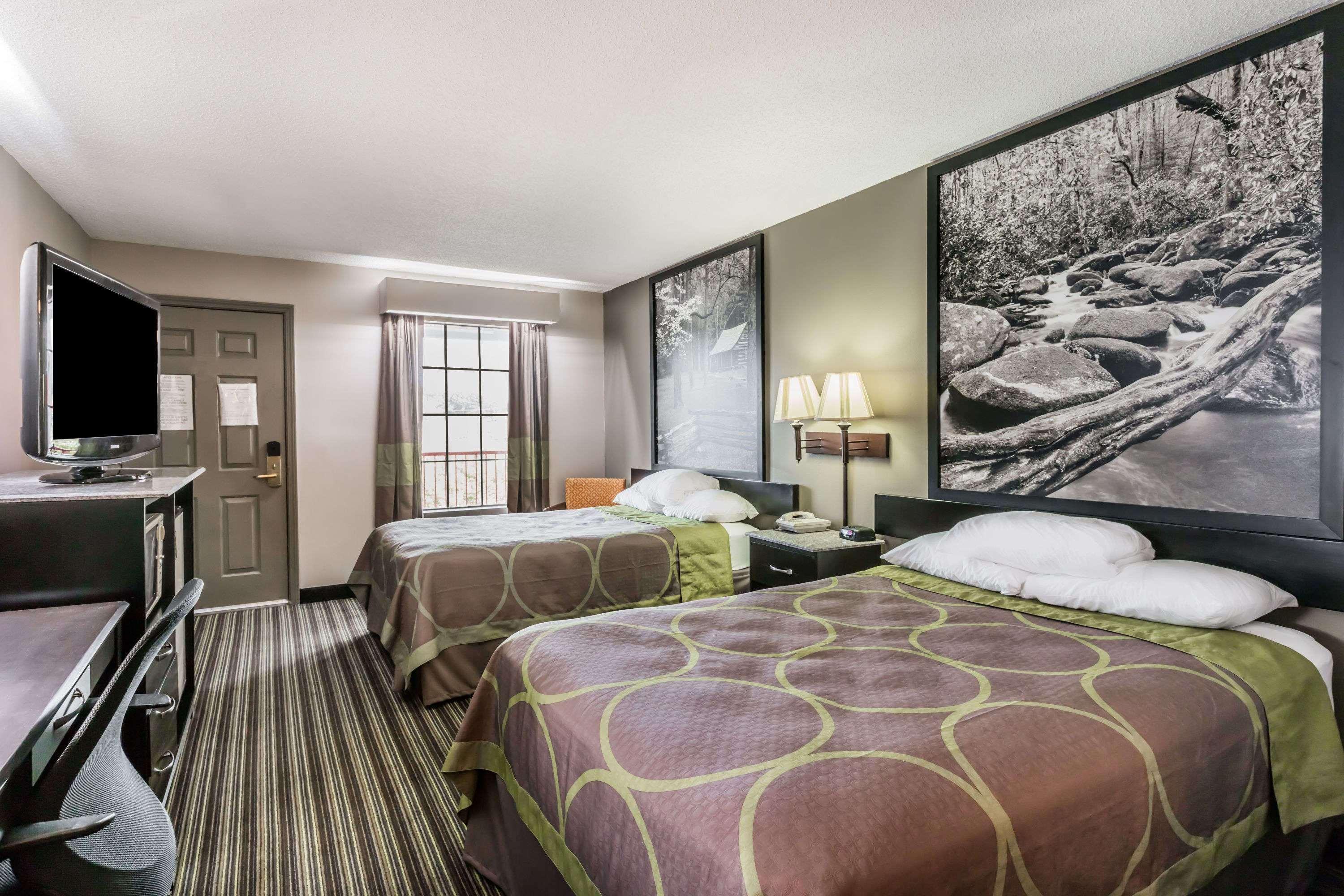 Hotel Super 8 By Wyndham Clinton Exteriér fotografie